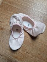 Gymnastikschuhe Hausschuhe Turn-Ballerinas ☆neu☆ Gr. 31 Brandenburg - Planebruch Vorschau