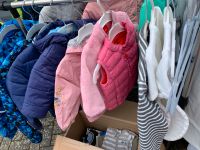 Kinderkleidung Schlafsäcke Jacken Decken Spielsachen Holz Duplo Rheinland-Pfalz - Riol Vorschau