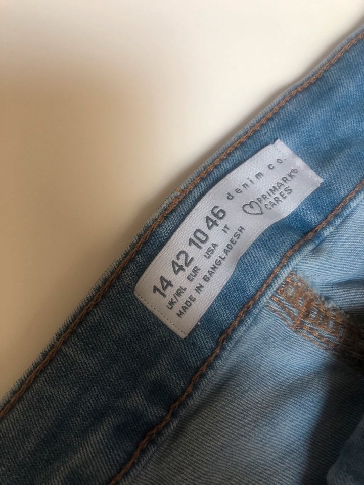 Jeans hellblau Skinny Gr. 42 in Leipzig