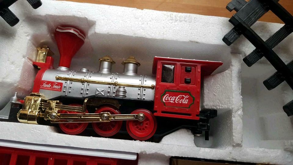 COCA COLA Weihnachtszug Eisenbahn Santa Train Set Schienen Weiche in Kirchheim bei München