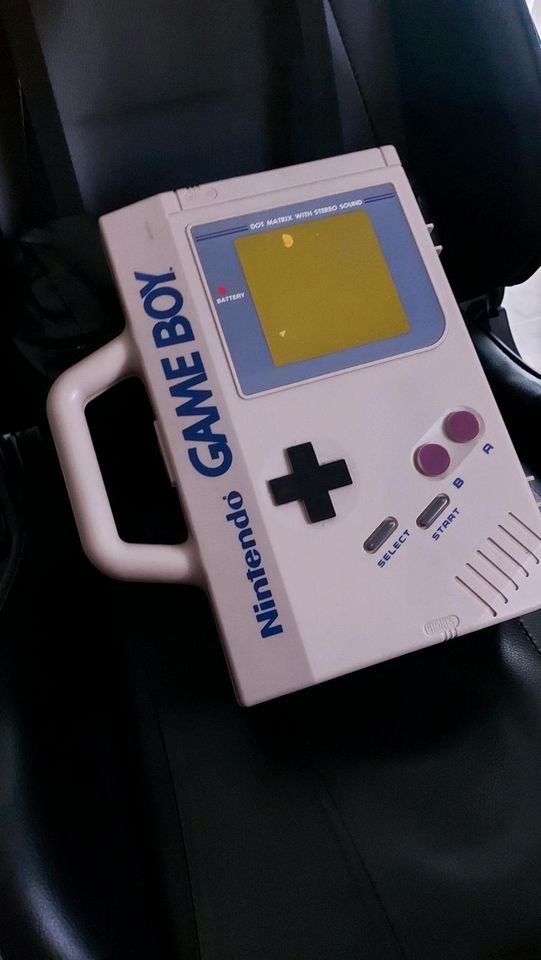 Gameboy mit gameboy Koffer in Koblenz