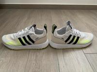 Adidas Sneaker mit Schriftzug „Echte Liebe“ Köln - Lindenthal Vorschau