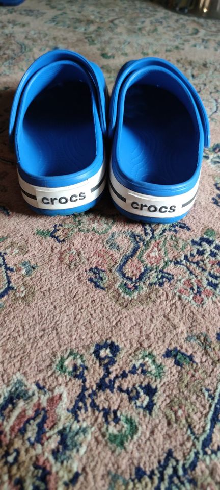 Crocs, Schuhe, Hausschuhe, Badeschuhe in Lohra