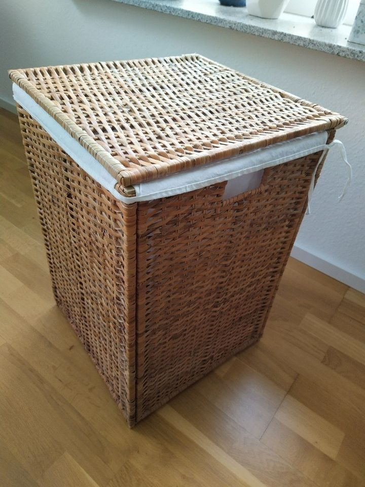 Ikea Branäs Wäschekorb Rattan 80l in Frickenhausen