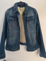Jeansjacke Comma Größe 38, sehr bequem da 2 % Elasthan Hessen - Kriftel Vorschau