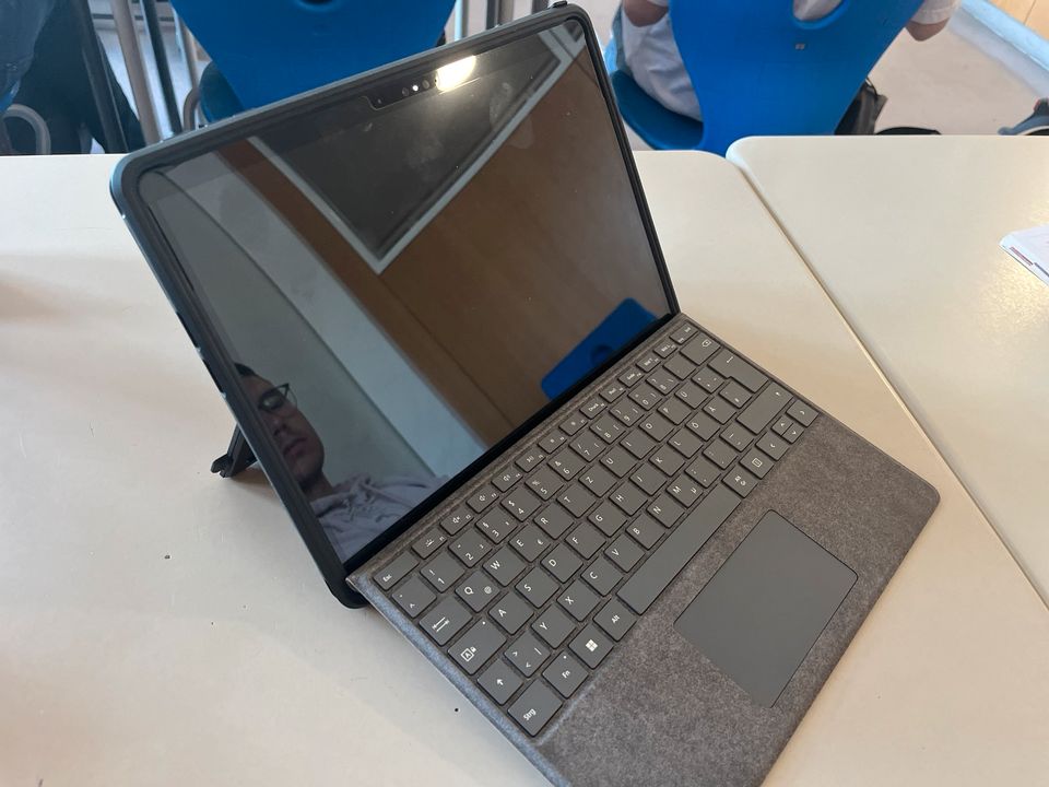 Microsoft Surface 9 in Köngen