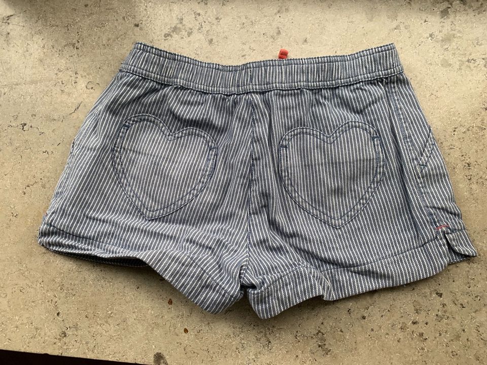 MINI BODEN Shorts Herzchentaschen Gr 10  146 in Leverkusen