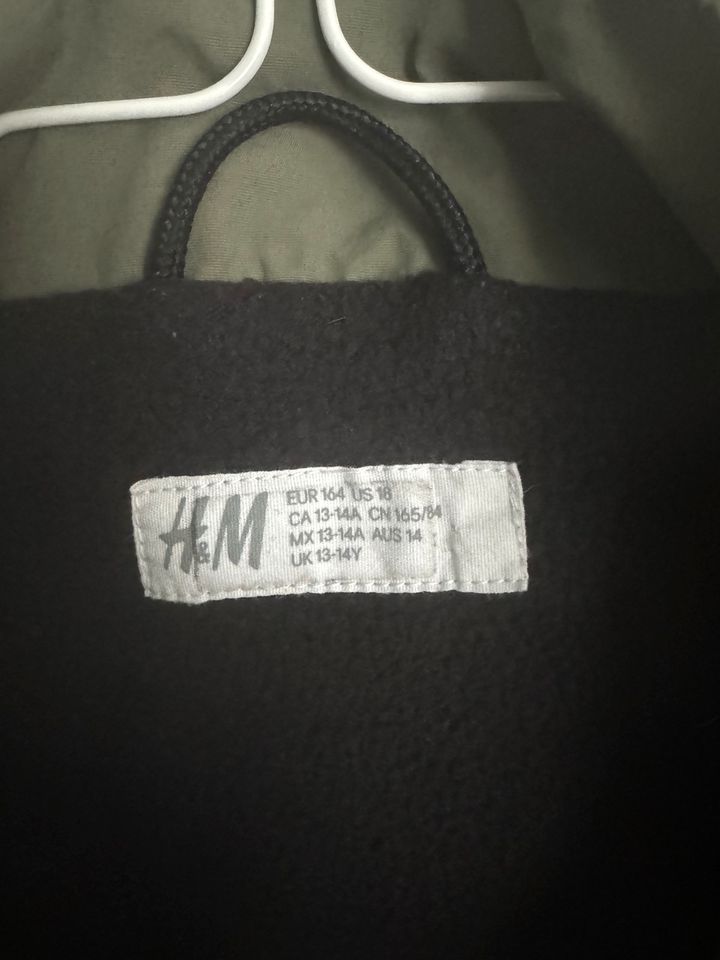 Jacke 164 H&M khaki in Loxstedt