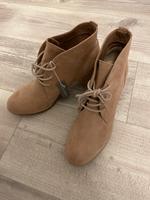 Marco Tozzi Stiefelette beige rosé 39 neu Hessen - Niedenstein Vorschau