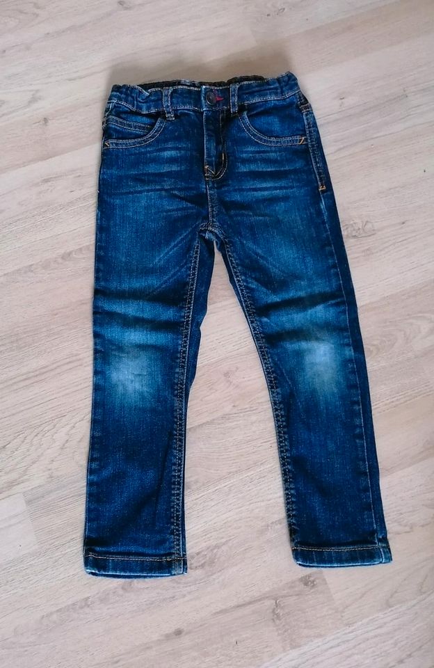 Zara Jeans Gr. 110 in Limbach-Oberfrohna