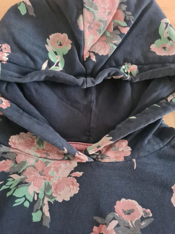 Hoodie, Pulli, Gr. 146/152, mit Blüten, Mädchen, C&A in Ingolstadt