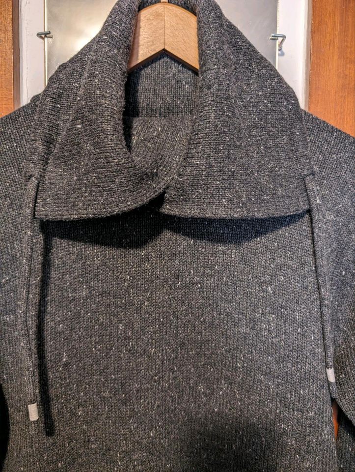 Damen Pullover mit Kragen Grau regulär fit in Neuss