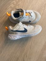 Nike Revolution, weiß, orange, Sneaker, Größe 25 Bayern - Großostheim Vorschau