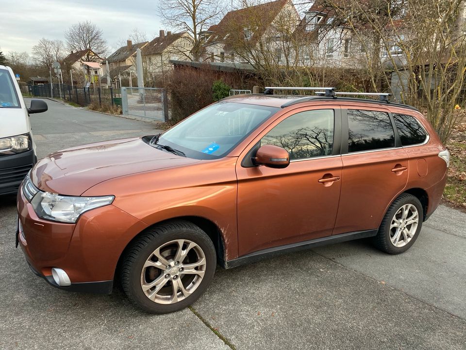 Mitsubishi Outlander 2,2 TDi, 4WD, 7-Sitzer, AHK, TUV NEU in Nürnberg (Mittelfr)