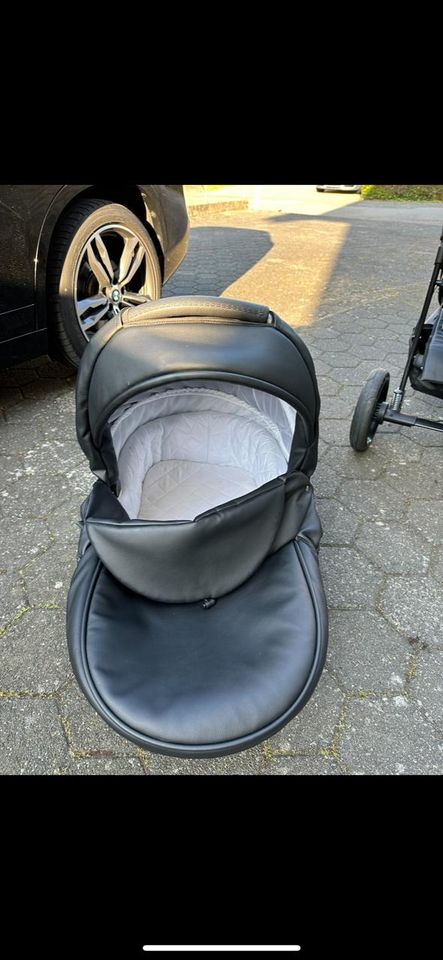 Kinderwagen wegen Umzug abzugeben in Bielefeld