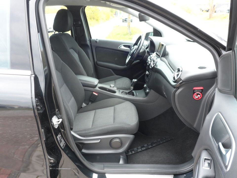 Mercedes-Benz B 200 CDI Bi Xenon/Navi/PDC/S-Heiz/TÜV NEU in Greifswald