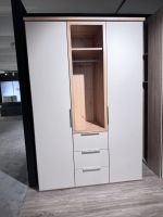 Kleiderschrank, Schrank, Garderobe Baden-Württemberg - Aldingen Vorschau