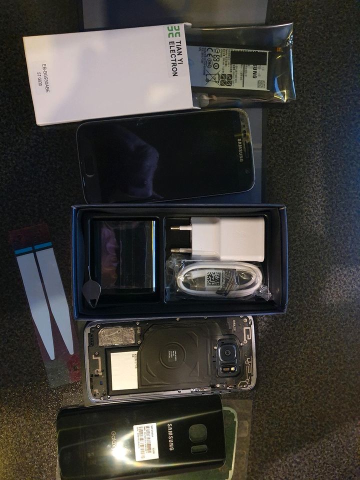 Samsung Galaxy S7  2 Stück defekt in Lübeck