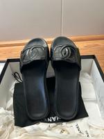 Chanel Sandalette Schwarz Lack 39 1/2 Hessen - Dietzenbach Vorschau