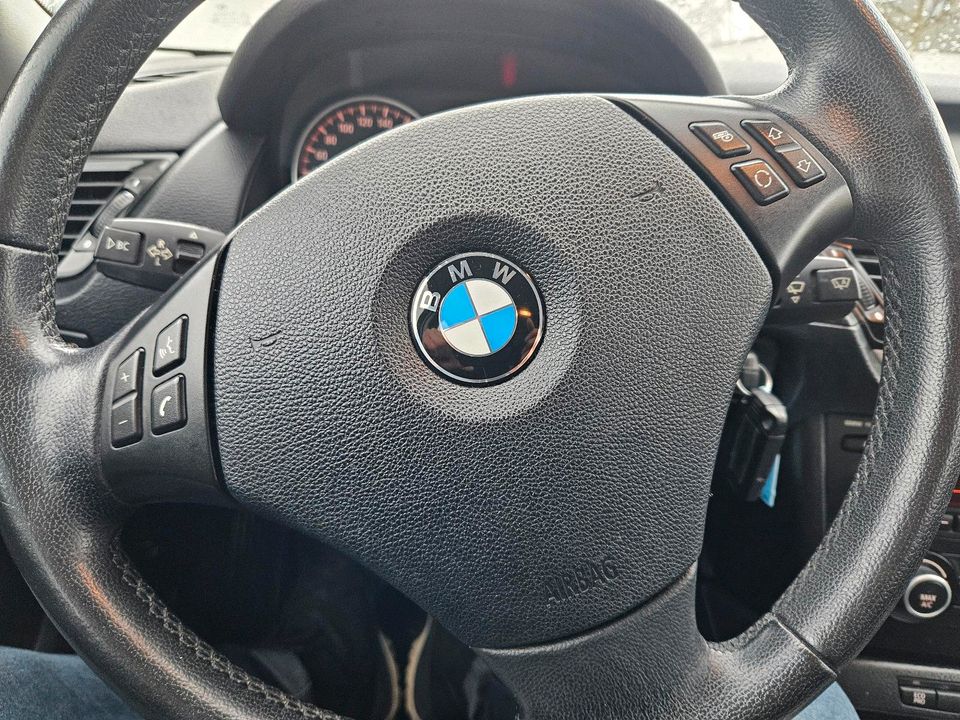 BMW X1  2.0 Diesel S Drive 16 D in Rosenheim