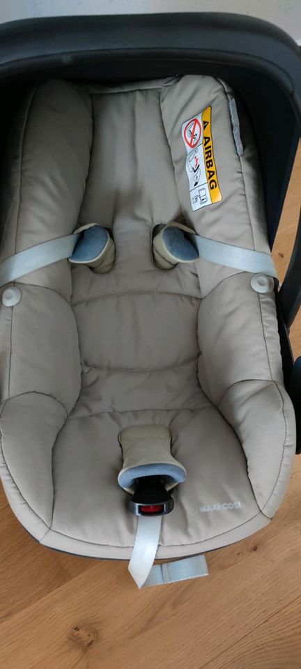 Maxi Cosi Babyschale Pebble Plus / Farbe sand / Unfallfrei! in Külsheim