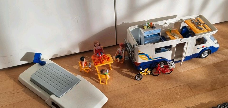 Playmobil Familien Wohnmobil 4859 in Vellmar