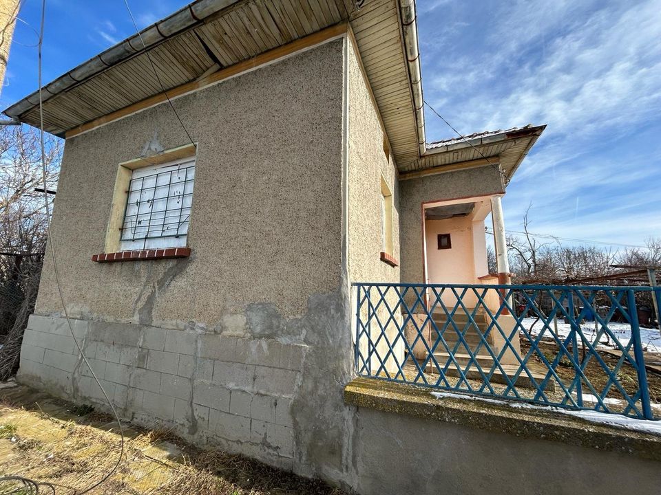 Günstiges Objekt mit Nebenhaus und Bergblick in Debovo -Bulgarien in Wiesbaden