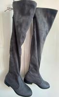 Overknee Stiefel Schuhe Wildlederimitat Größe 41 grau Hessen - Driedorf Vorschau
