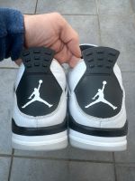 Air Jordan 4 Retro Military Black, getragen aber wie neu, Gr. 45 Stuttgart - Stuttgart-Ost Vorschau