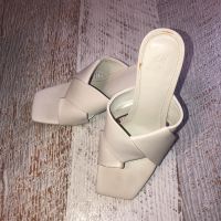 Sandalen H&M weiß/ Gr.37-38/ Kunstleder Berlin - Schöneberg Vorschau