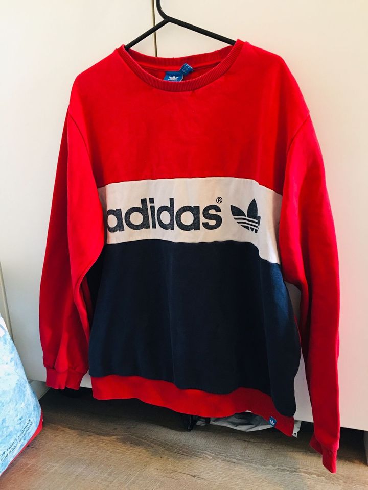 Adidas Sweatshirt in Hamburg