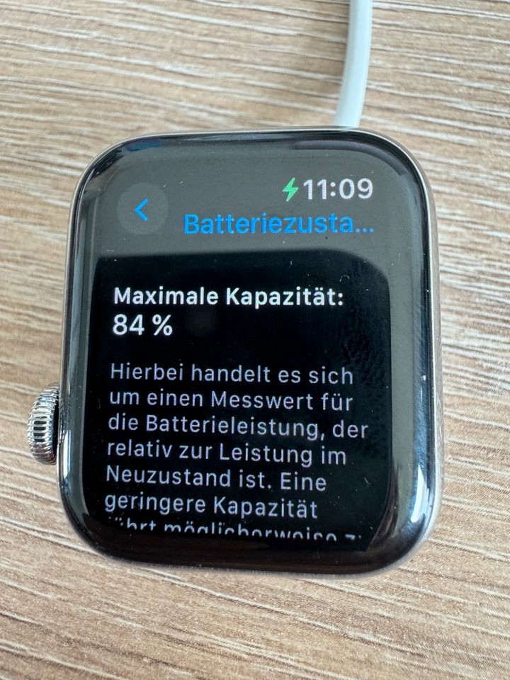 Apple Watch 6 LTE + GPS Edelstahl 40 mm in Altfraunhofen