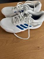 Neue Adidas Hallenschuhe Baden-Württemberg - Kehl Vorschau