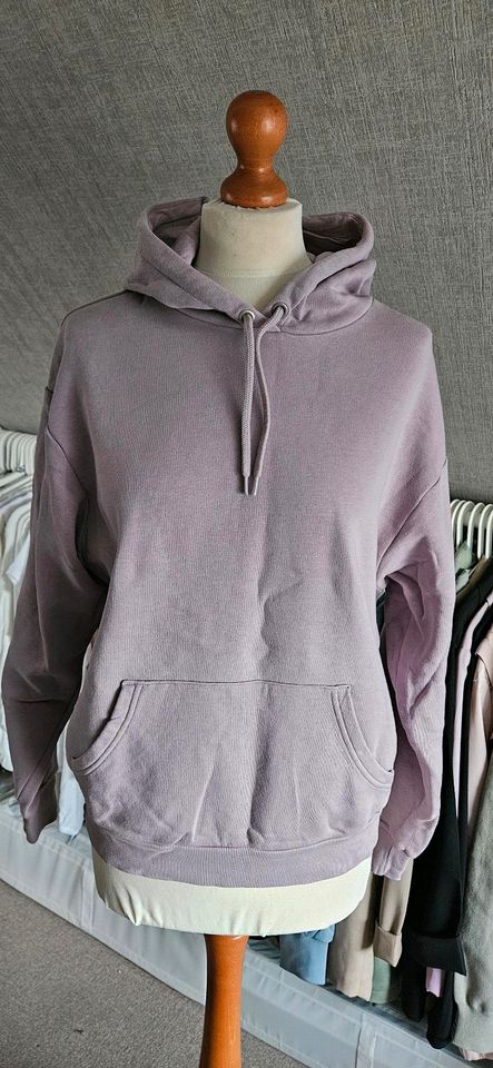 Monki Hoodie Kapuzenpullover flieder lila Gr.XS in Berlin