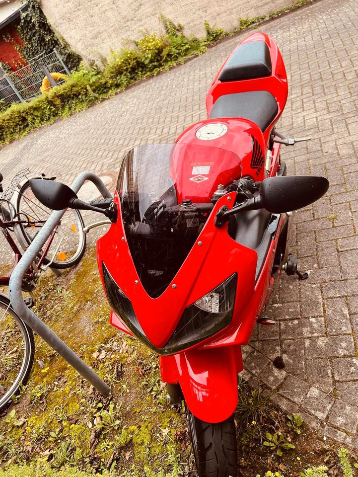 Honda Cbr 600 F in Barsinghausen