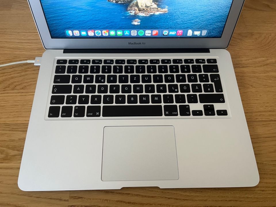 Apple MacBook Air 2015, 13 Zoll, 128 GB Speicher, 1,6 GHz i5 in Bonn