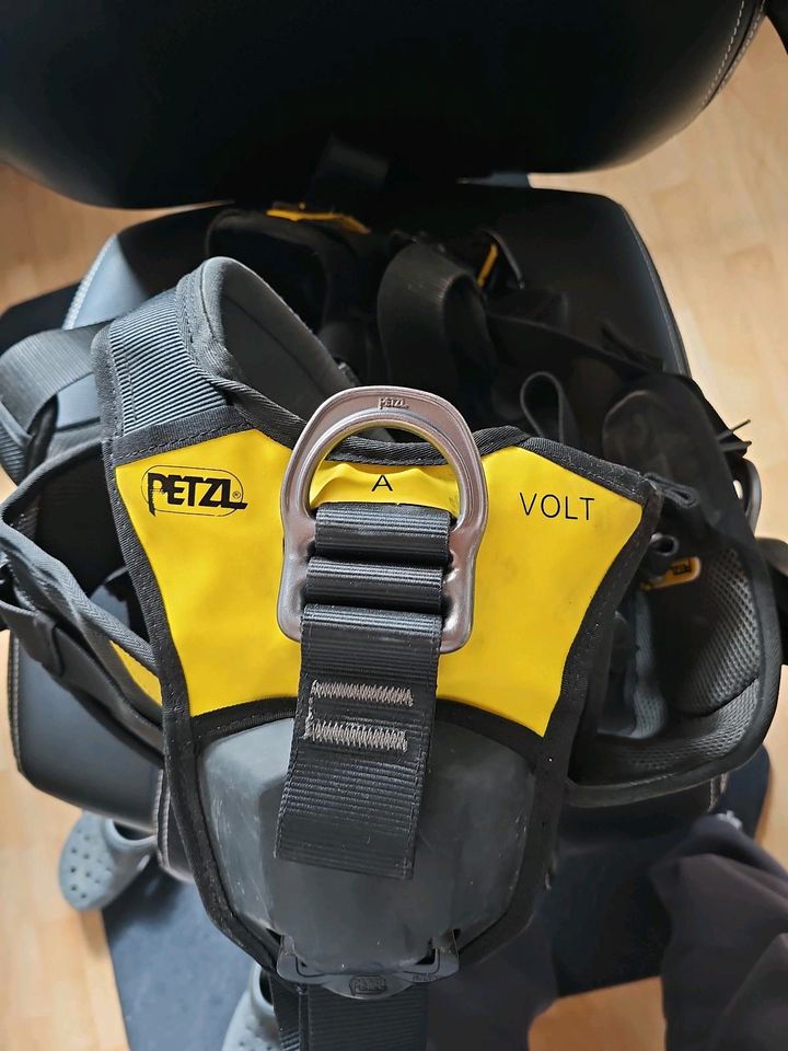 PSAgA Petzl incl Falldämpfer in Schlangen