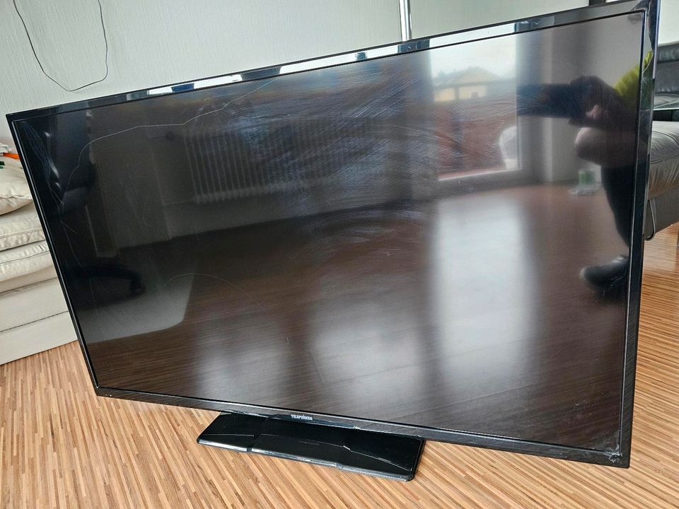 TELEFUNKEN HDMI (Full HD LCD-Fernseher in Düsseldorf