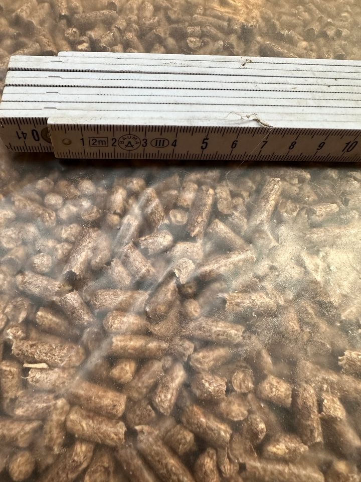 Pellets Heizpellets Pellet A1 65/Sack zu 15kg Pelet Heizpellet in Gittelde