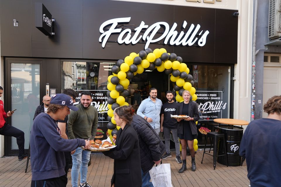 Fat Phill's: Gourmet Burger Restaurant mit Top Lage im Shoppingcenter Loom zu verkaufen! in Bielefeld