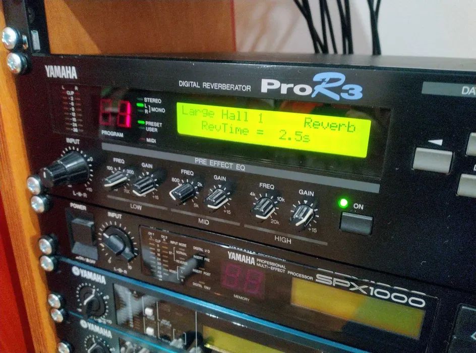 Yamaha PRO R3 Profi HIGH END Reverb MADE in JAPAN in Grenzach-Wyhlen