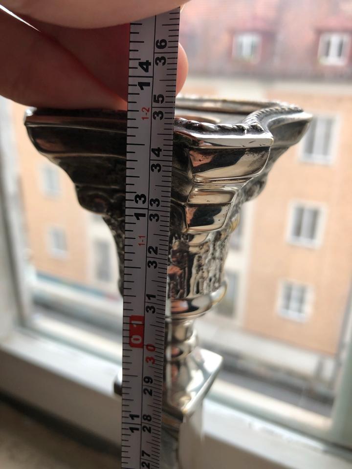 Versilberte Kerzenhalter Kerzenständer Löwenkopf England in Ismaning