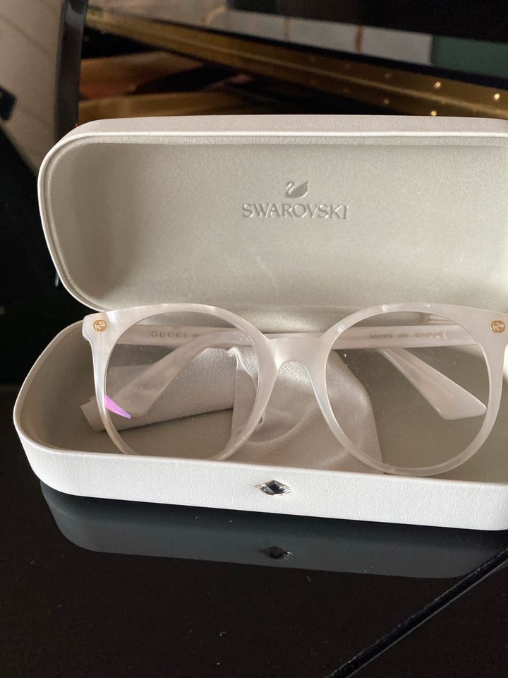 Gucci Brille mit swarovski case in Schemmerhofen