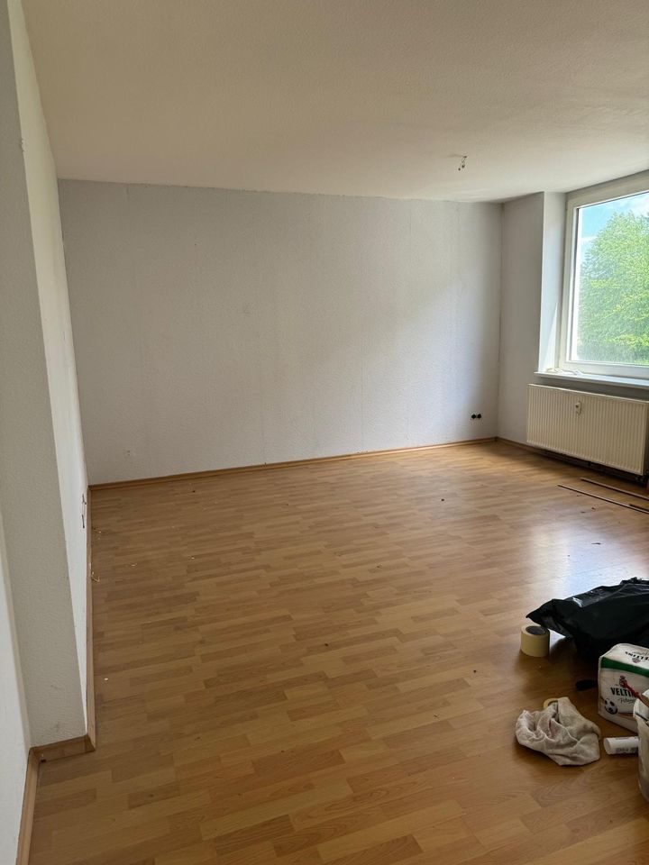 Hier wird für Sie renoviert! Große 3 Zimmer Wohnung mit Tageslichtbad sucht neue nette Mieter in Gelsenkirchen