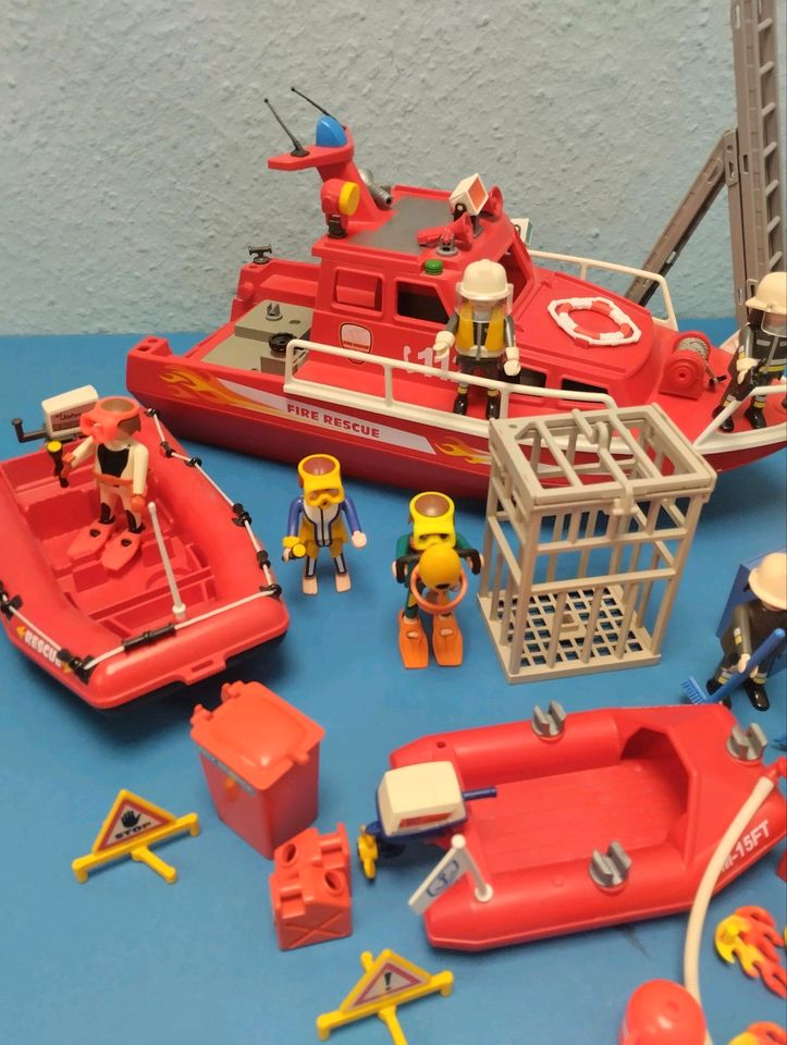 Playmobil Feuerwehr Set Fahrzeug Boot Hubschrauber Figuren in Hagen