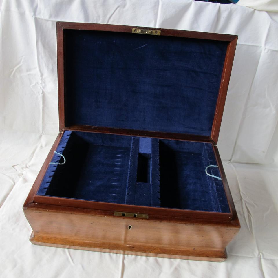 PWD53: Becksteckbox England um 1980 massiv Samt ca.46x18x31cm in Plauen
