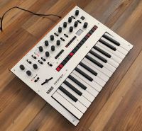 Korg Monologue Synthesizer (silber) inkl. Netzteil Thüringen - Erfurt Vorschau