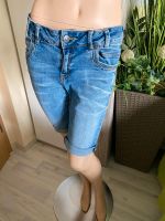 Multiblu kurze Jeans Jeansshorts Gr: 36-38 helle Waschung Thüringen - Camburg Vorschau