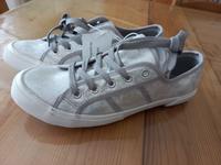 NEUE Turnschuhe-Silber Gr:40 Nordrhein-Westfalen - Grevenbroich Vorschau