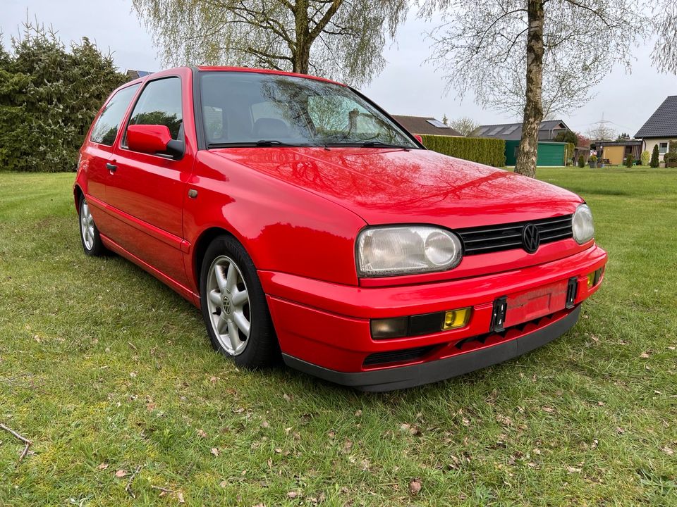 Volkswagen Golf 3 1.8l 75PS  Automatik Schiebedach in Schloß Holte-Stukenbrock